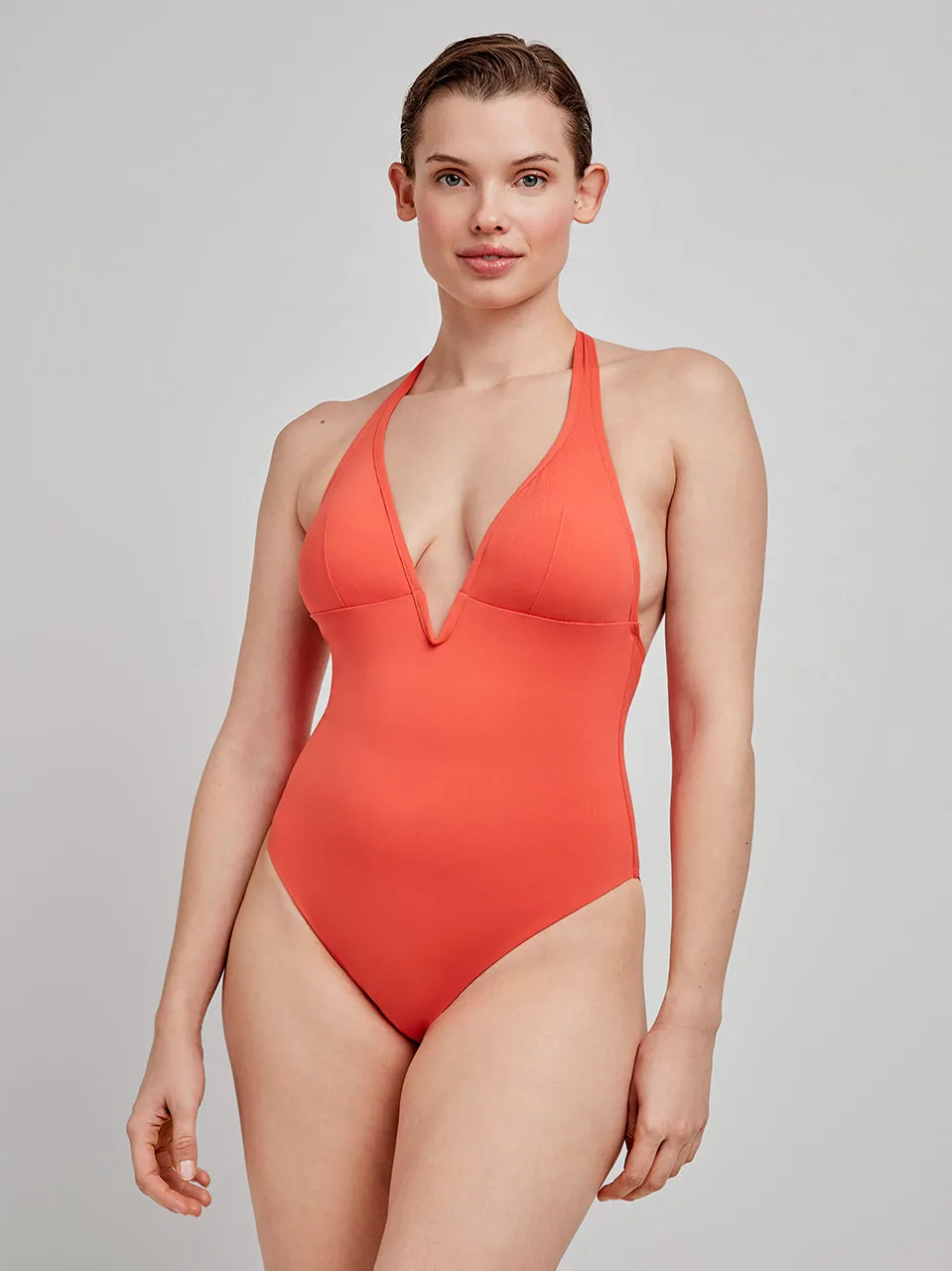 Bañador cuello halter con escote en V y foam extraíble