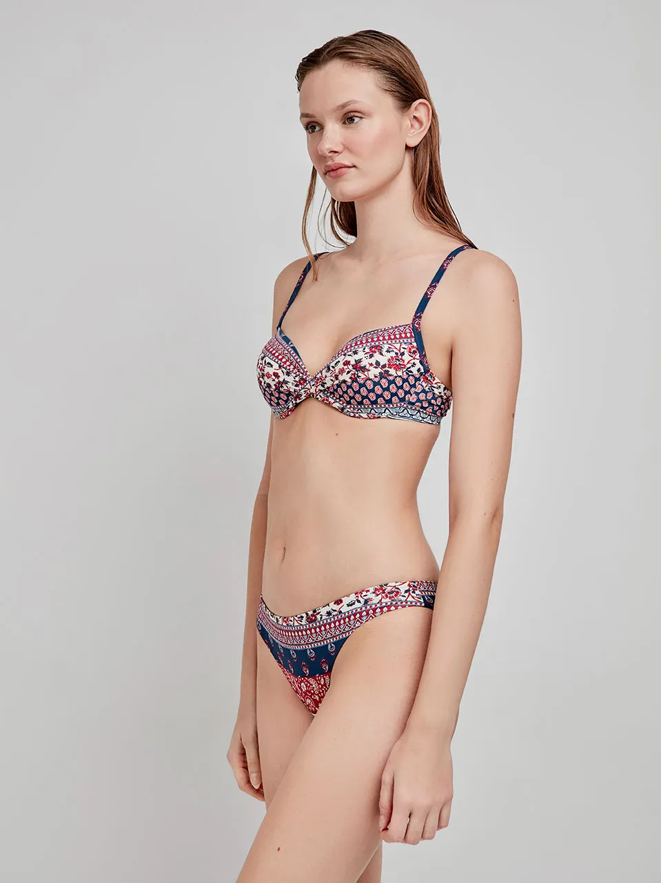 Braga bikini clásica reversible con estampado étnico - Image 2
