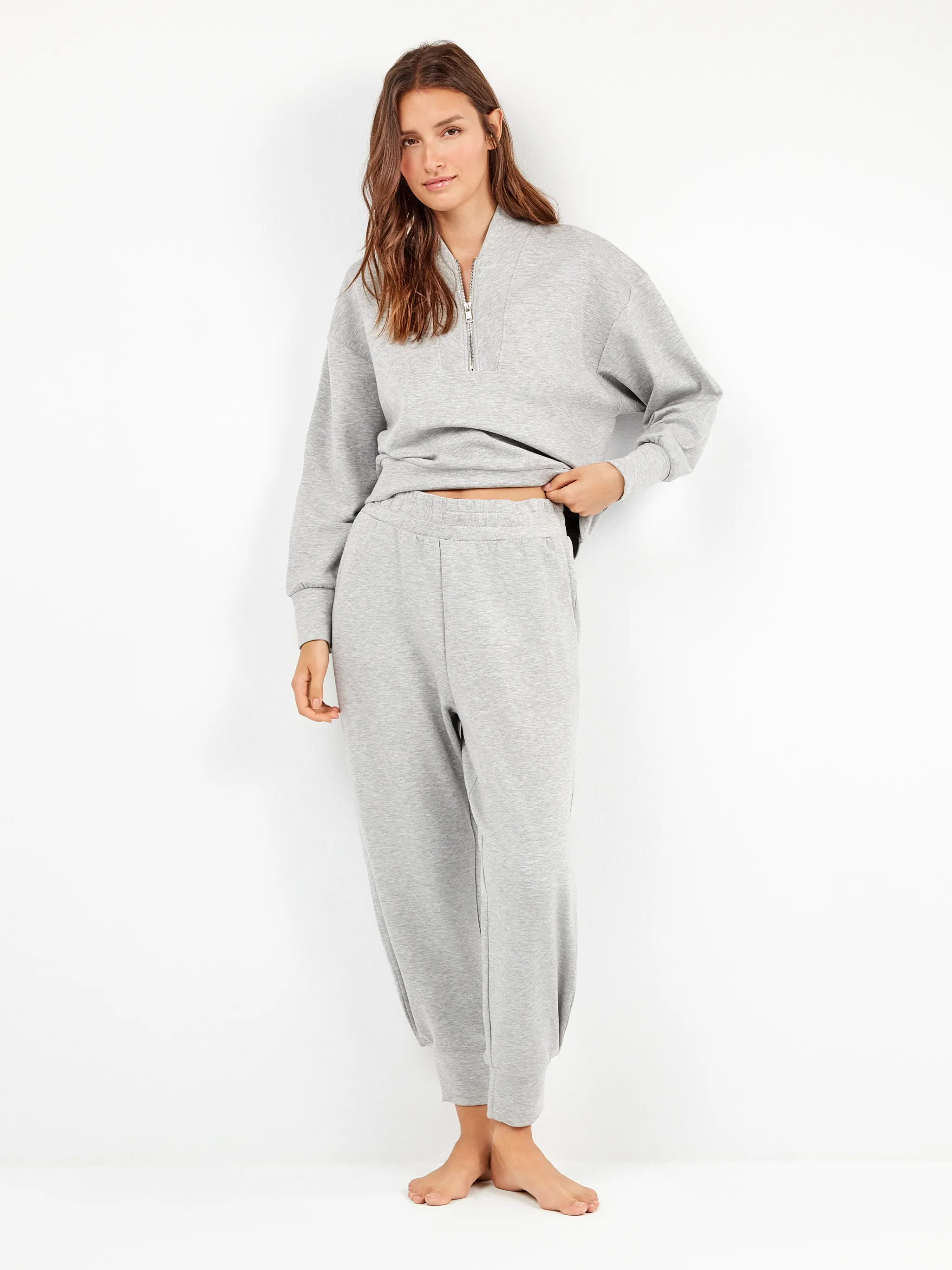 Pantalón jogger con bolsillos en tejido double soft touch