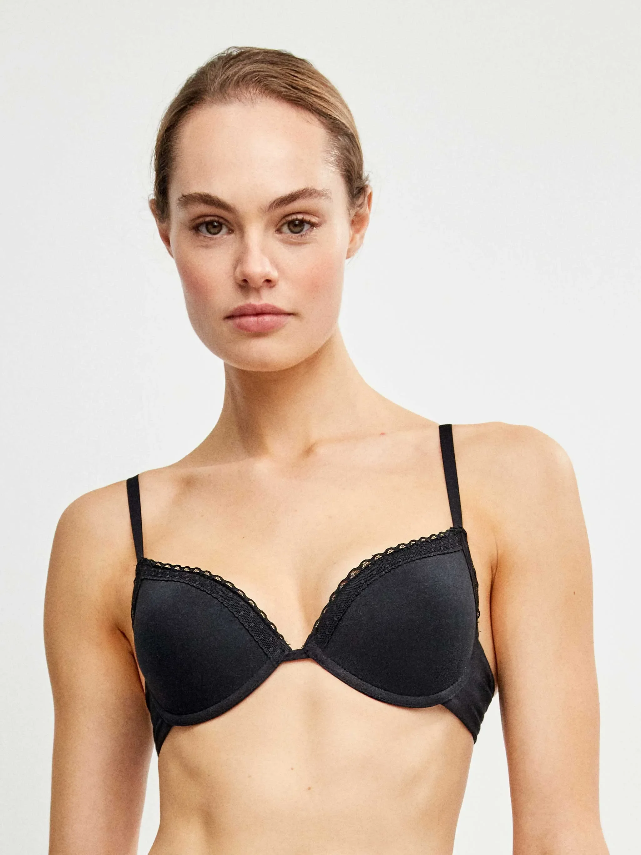 Sujetador push-up con aro y foam, de algodón y plumetti
