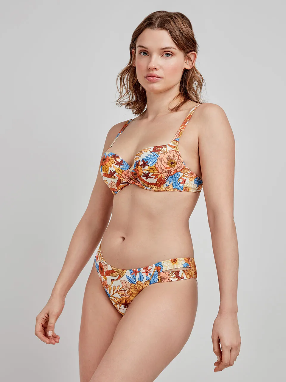 Top bikini capacidad con aro, foam, cruce en escote y estampado - Image 3