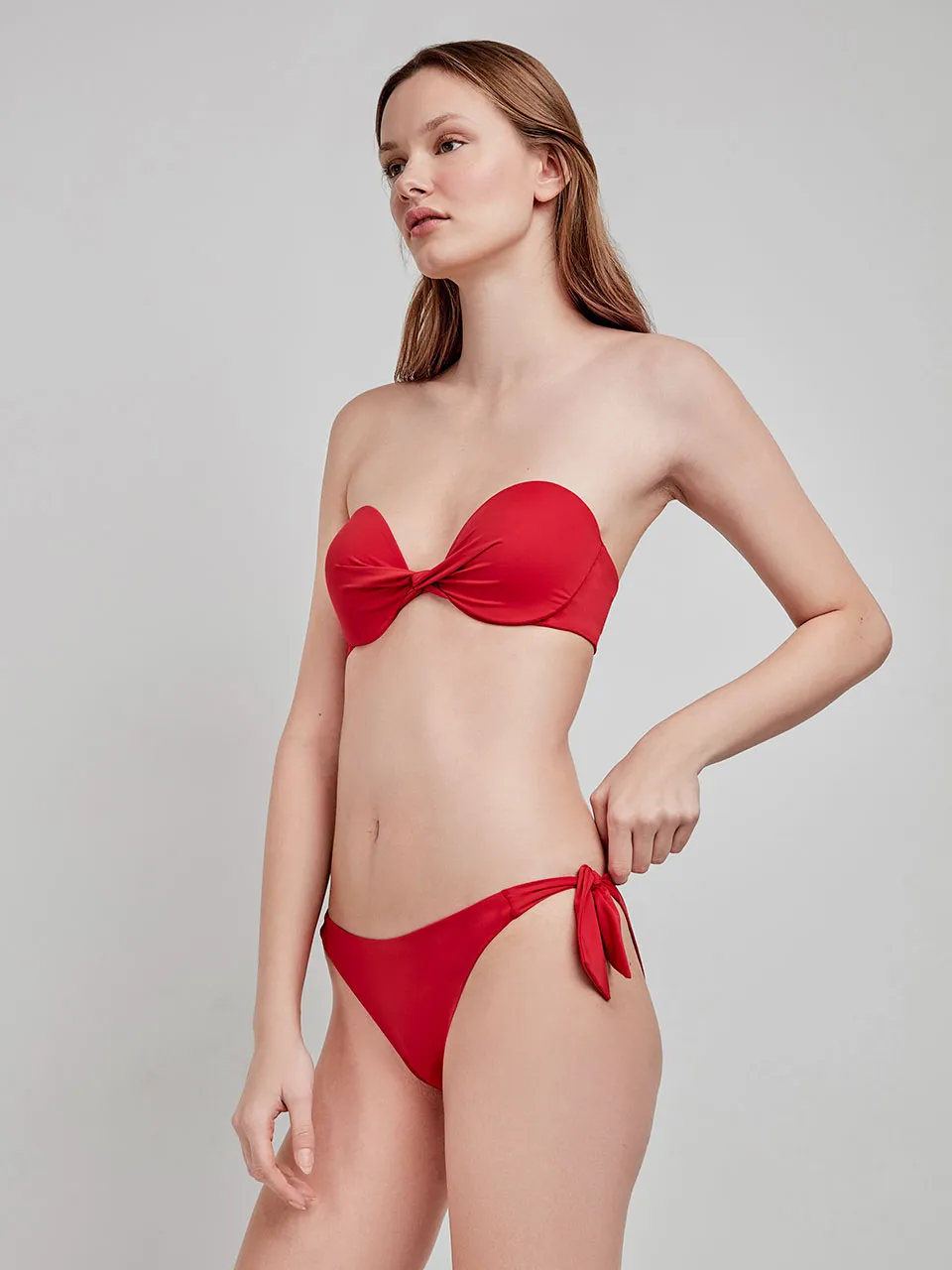 Top bikini bandeau desmontable multiposición con aro y foam - Image 3