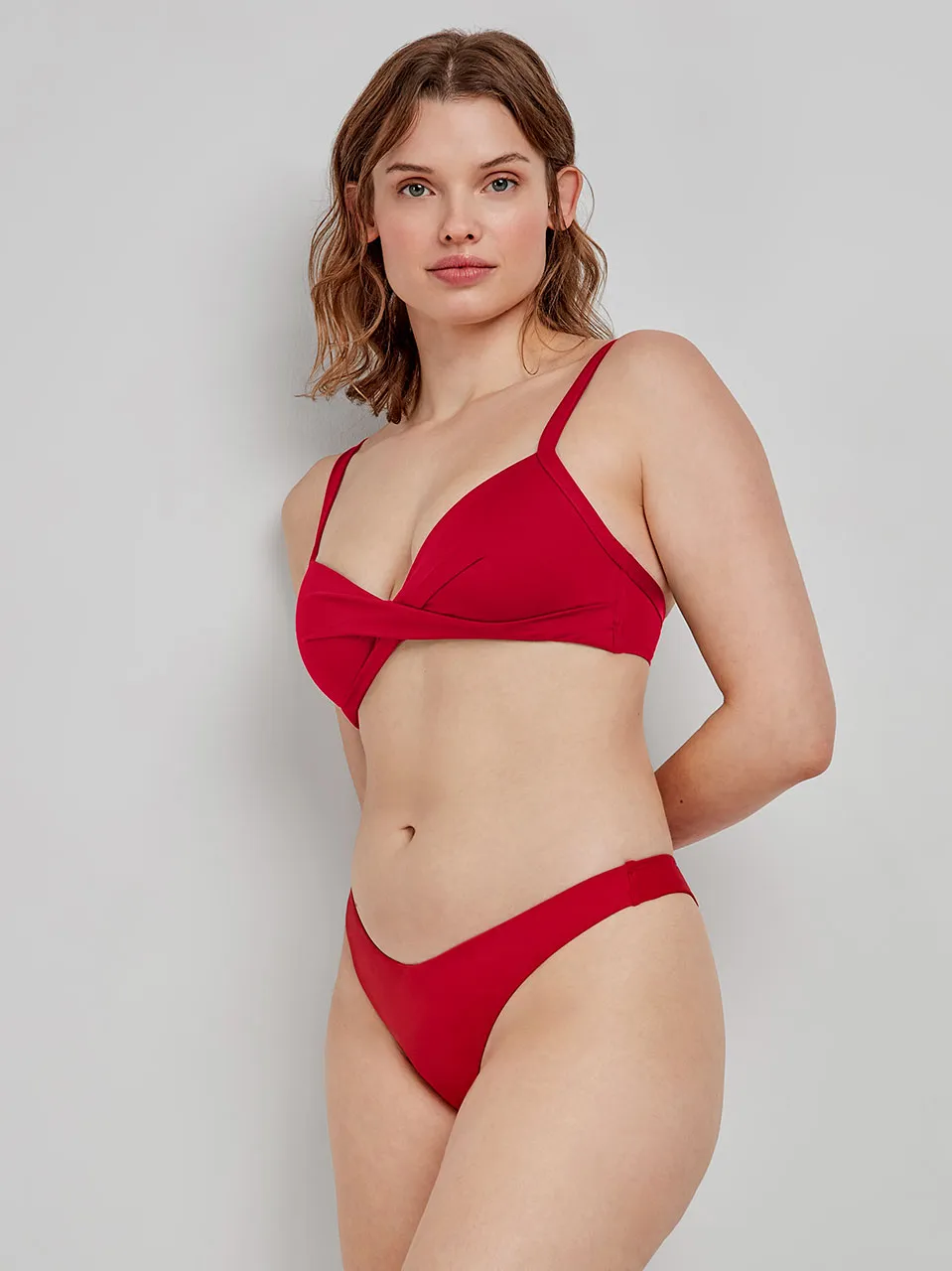 Top bikini capacidad sin aro, con foam y cruce de tejido en escote - Image 2
